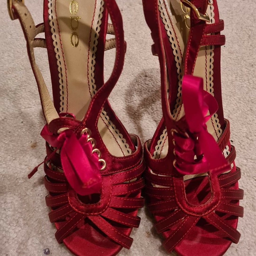 Bebe heels
